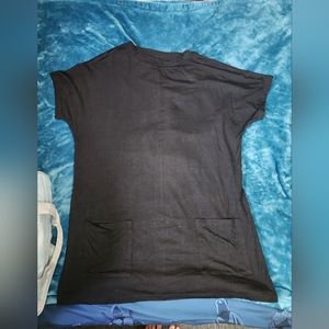 Oversized black T-shirt with pockets
